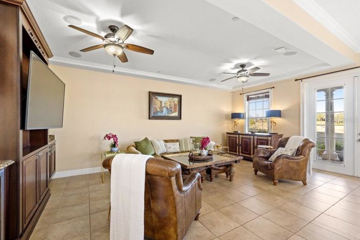 Image No.12-5 Bed House for sale