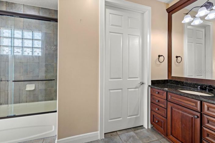 Image No.52-5 Bed House for sale