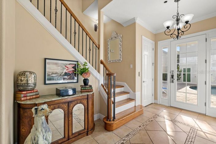 Image No.6-5 Bed House for sale