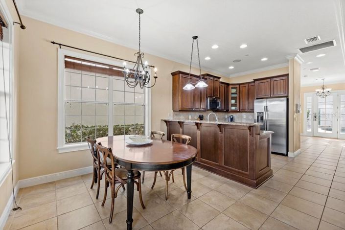 Image No.9-5 Bed House for sale