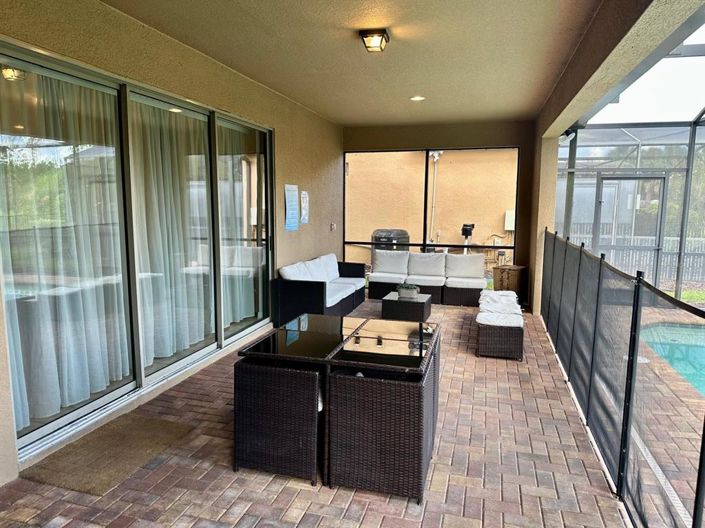 Image No.24-8 Bed House for sale