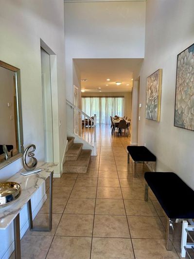 Image No.3-8 Bed House for sale