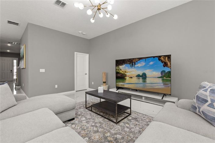 Image No.4-12 Bed House for sale