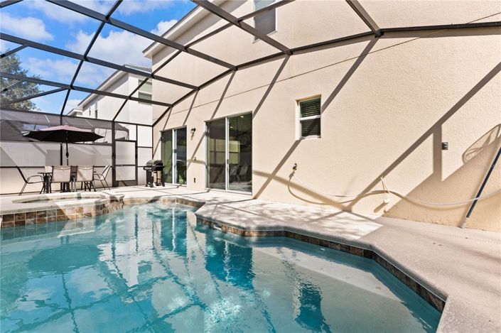 Image No.60-12 Bed House for sale