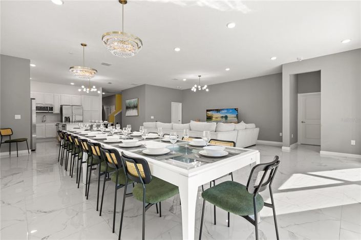 Image No.8-12 Bed House for sale