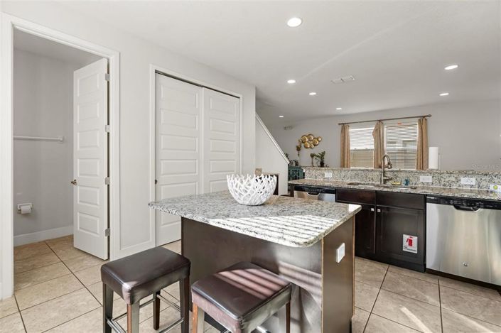 Image No.33-6 Bed House for sale