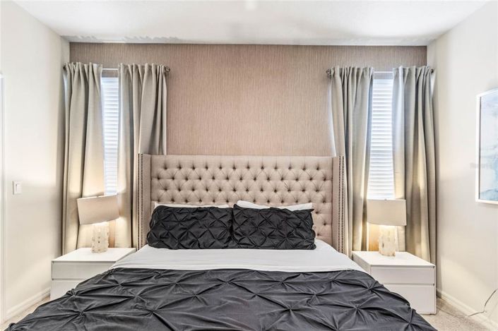 Image No.26-6 Bed House for sale