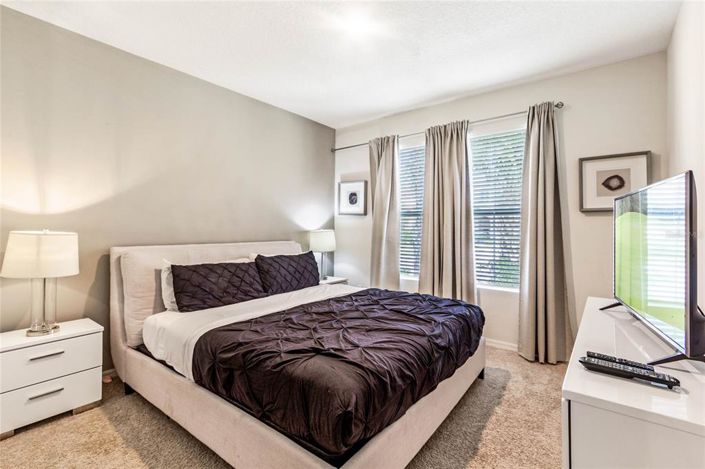 Image No.30-6 Bed House for sale