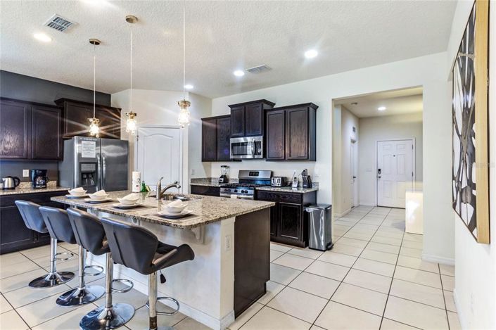 Image No.6-6 Bed House for sale