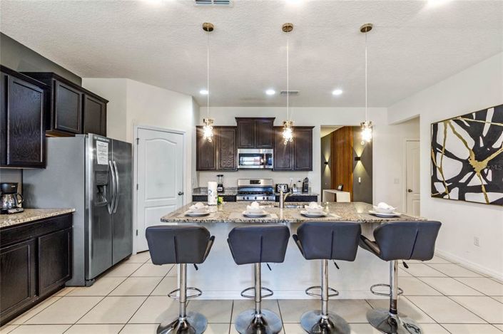 Image No.7-6 Bed House for sale