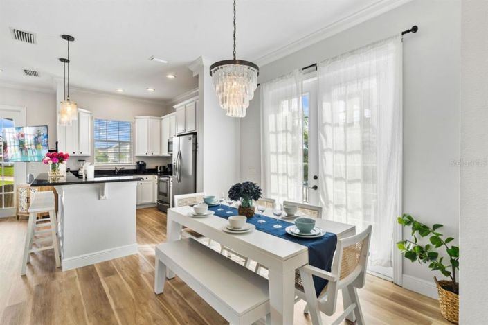 Image No.5-6 Bed House for sale