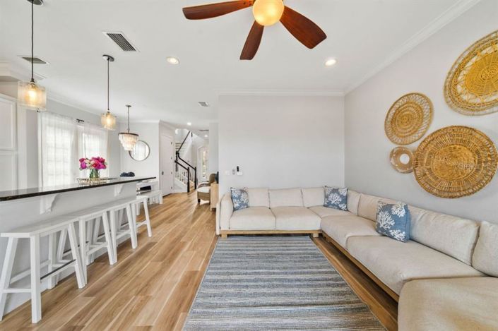 Image No.9-6 Bed House for sale