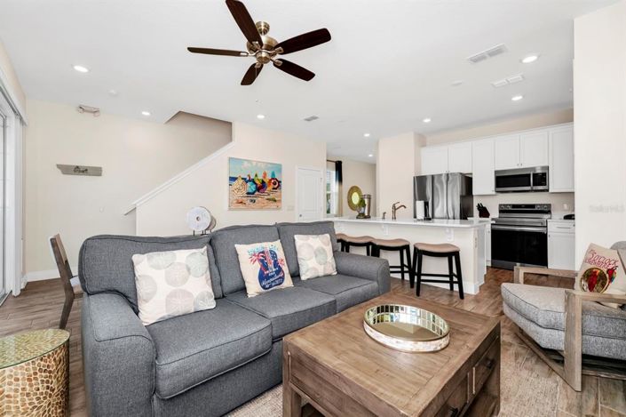 Image No.12-4 Bed Townhouse for sale