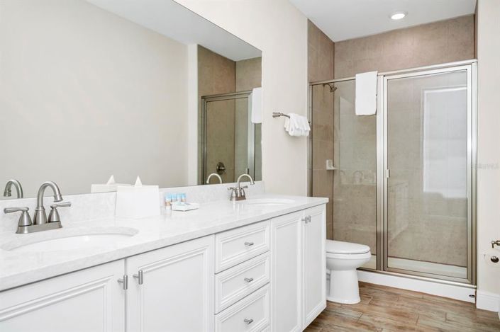 Image No.16-4 Bed Townhouse for sale