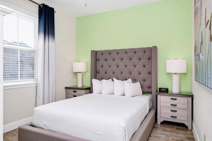 Image No.17-4 Bed Townhouse for sale