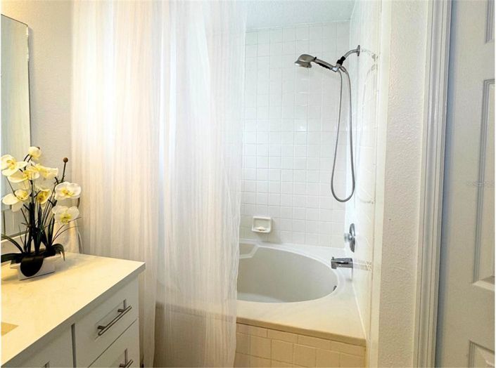 Image No.13-4 Bed House for sale