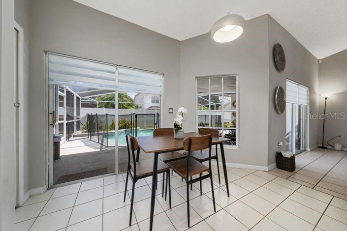 Image No.10-3 Bed House for sale