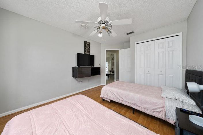 Image No.15-3 Bed House for sale