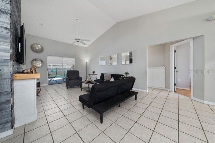 Image No.6-3 Bed House for sale