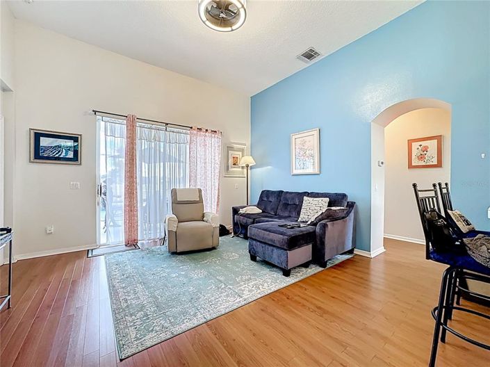 Image No.10-4 Bed House for sale