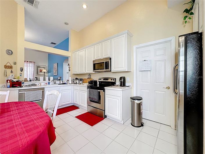 Image No.12-4 Bed House for sale