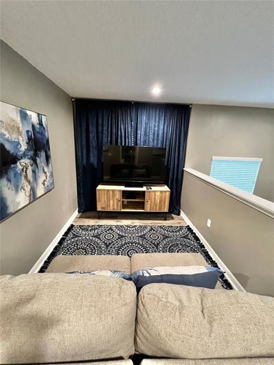 Image No.18-6 Bed House for sale