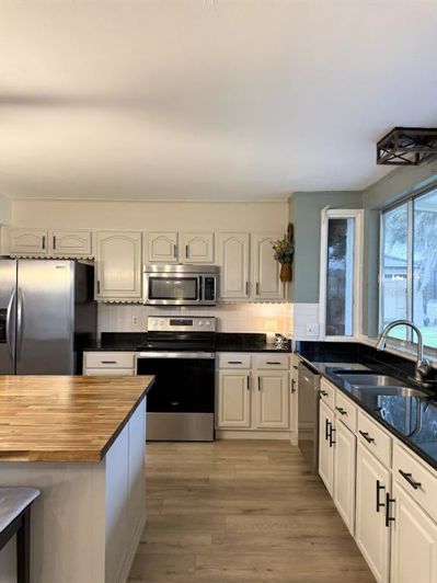 Image No.20-4 Bed House for sale