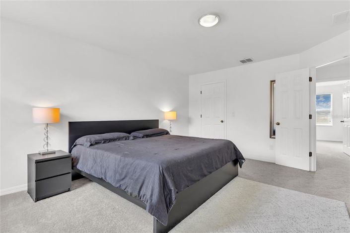 Image No.23-4 Bed Townhouse for sale