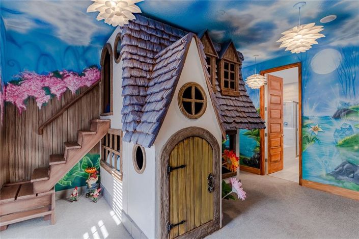 Image No.19-6 Bed House for sale