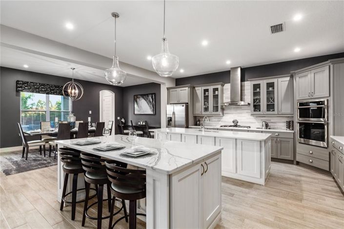 Image No.9-6 Bed House for sale