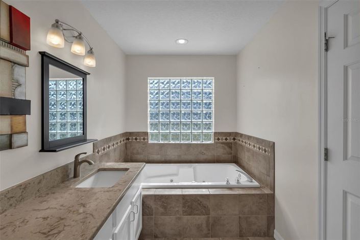 Image No.22-2 Bed House for sale