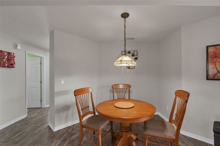 Image No.8-2 Bed House for sale