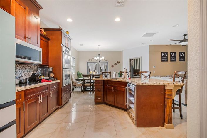 Image No.10-3 Bed House for sale