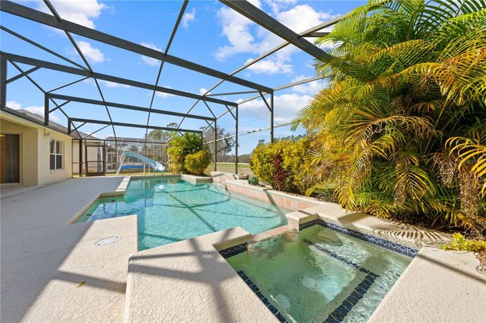 Image No.17-5 Bed House for sale