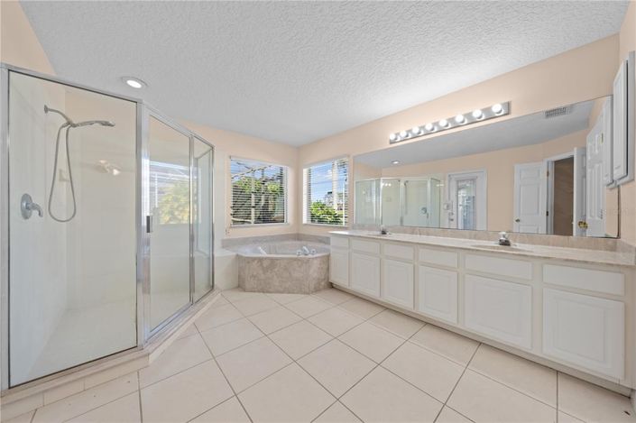 Image No.36-5 Bed House for sale