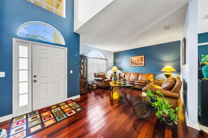 Image No.14-4 Bed House for sale