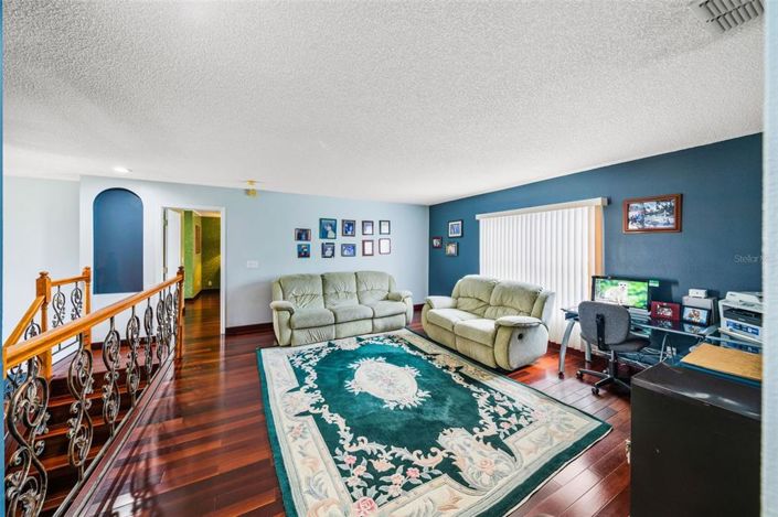 Image No.17-4 Bed House for sale