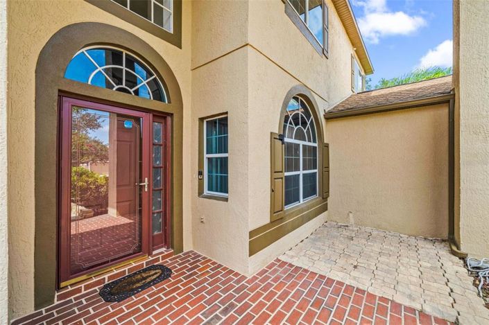 Image No.2-4 Bed House for sale