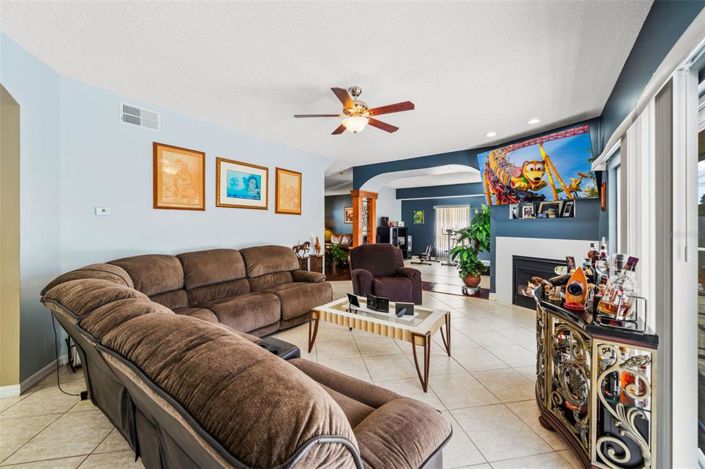 Image No.20-4 Bed House for sale