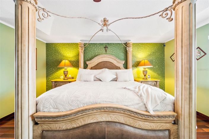 Image No.24-4 Bed House for sale