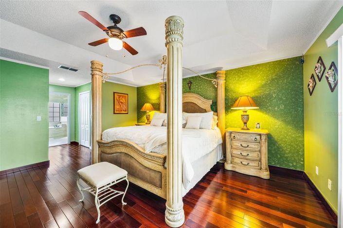 Image No.25-4 Bed House for sale