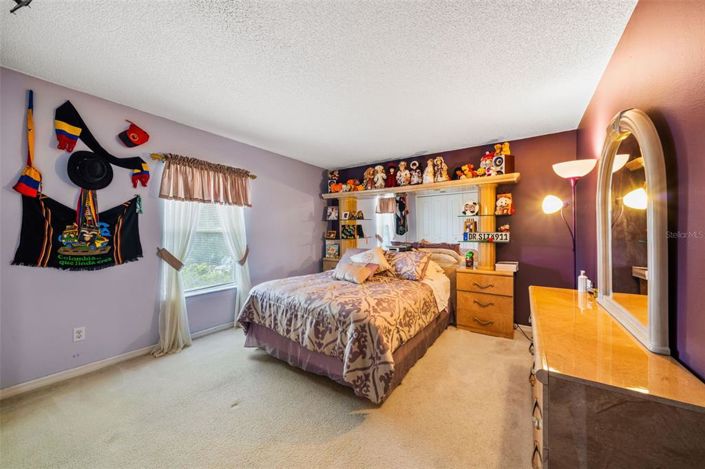 Image No.30-4 Bed House for sale