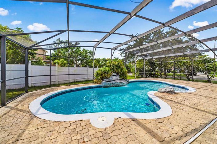 Image No.9-4 Bed House for sale