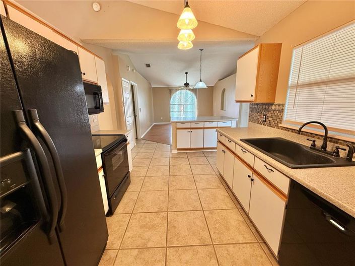 Image No.8-3 Bed House for sale