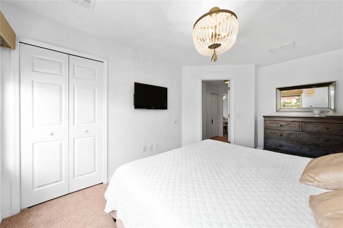 Image No.18-4 Bed Townhouse for sale