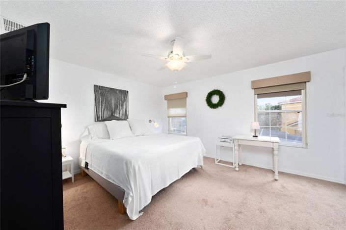 Image No.20-4 Bed Townhouse for sale