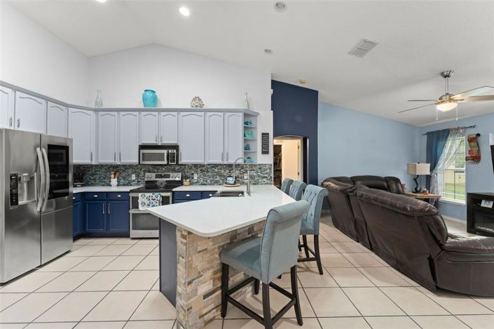 Image No.11-3 Bed House for sale