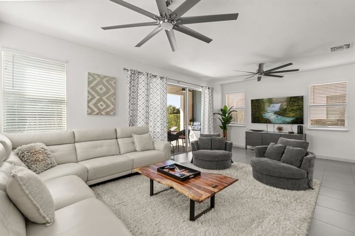 Image No.4-6 Bed House for sale