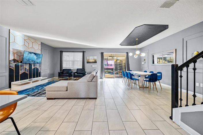 Image No.19-8 Bed House for sale