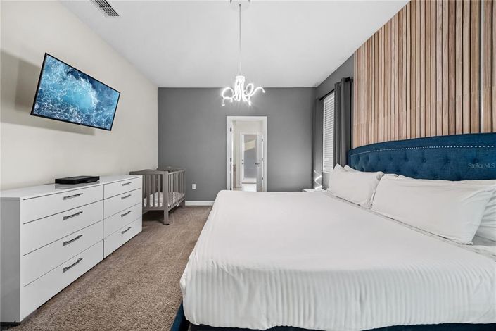 Image No.25-8 Bed House for sale